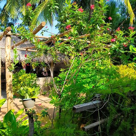 Eastwind Surf Camp Hotel Arugam Bay Exterior photo