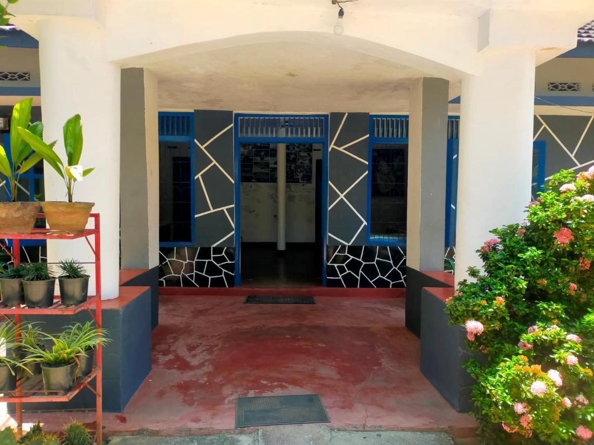 Eastwind Surf Camp Hotel Arugam Bay Exterior photo