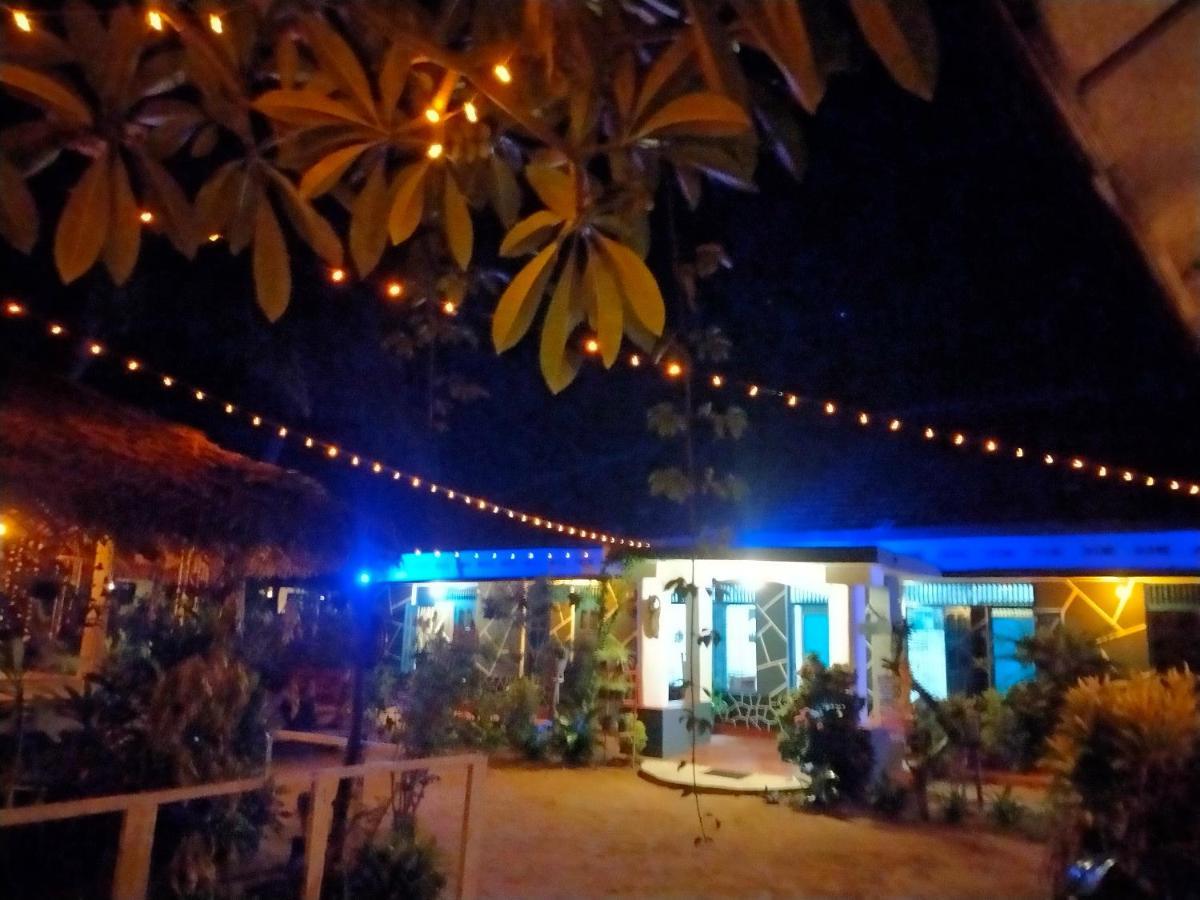 Eastwind Surf Camp Hotel Arugam Bay Exterior photo
